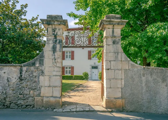 Maison Luroa , l'âme Basque au cœur Océan et Montagne